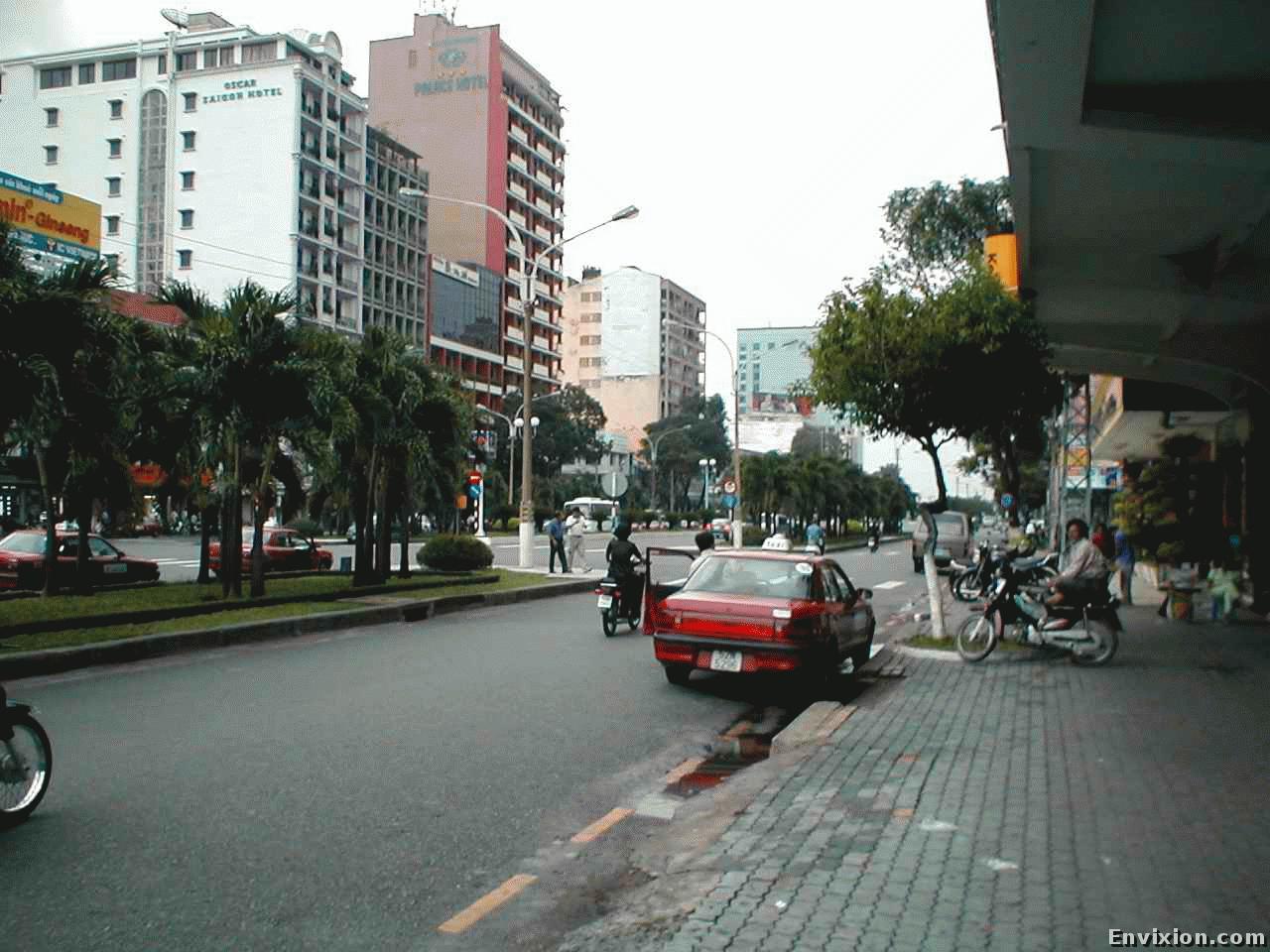 ../vietnam/sai_gon/sai_gon_2002/pix/P1010075.jpg